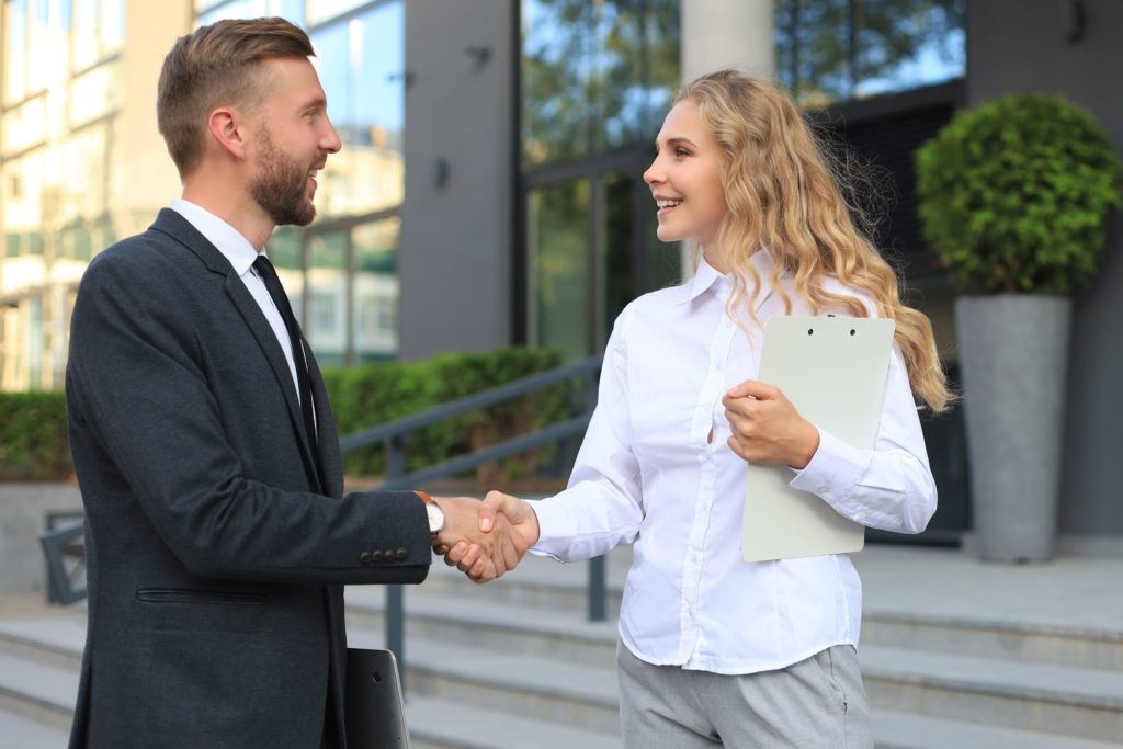 meet and greet service -Barons court minicabs, an alternative to Barons court taxis