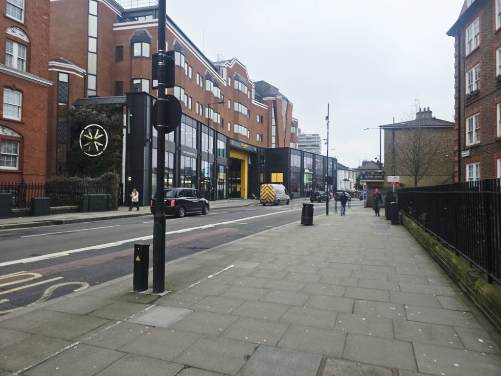 Local Hammersmith Minicabs - an alternatibe to Hammersmith Taxis