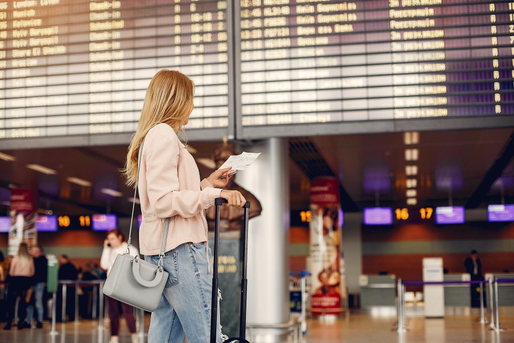 Airport transfer minicabs in Ashford, an alternative to ashford Taxis